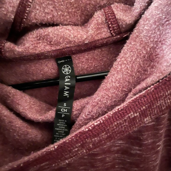 GAIAM yoga hoodies set of 2. Size S Like New - Picture 3 of 4